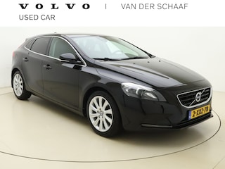 Volvo V40 T3 153pk Momentum / Keyless / PDC + Camera / Premium Sound / Stoelverwarming / 17'' / Getint Glas / Gekoeld Dashboardkastje / Xenon / Afn. Trekhaak / Bluetooth /