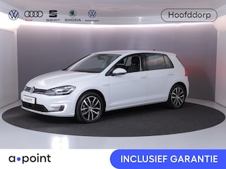 Volkswagen Golf E-DITION 136 pk | Navigatie | Warmtepomp | Parkeersensoren | Achteruitrijcamera | Autom. airco | Voll. digitaal instrumentenpaneel |