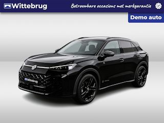 Volkswagen T-Roc 1.5 eTsi R-Line First Edition / Carplay / Navi / IQ Light / 19" LM velgen / R-Line