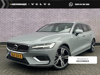 Volvo V60 2.0 T6 Plug-in hybrid AWD Essential Bright | Trekhaak | Lederen bekleding | 19" velgen | Google Maps navigatie | Apple Carplay / Android Auto | LED koplampen |