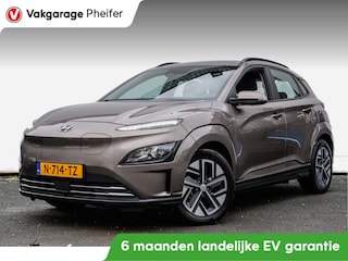 Hyundai Kona EV Comfort 64 kWh 3-Fase/ Facelift!/ Navigatie/ Carplay/ Krell audio/ Camera/ Adapt. cruise/ Dab/ Keyless