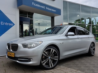 BMW 5-serie GT Gran Turismo 535i 306pk Steptronic High Executive | Youngtimer | Navi | Leder+Verwarmd | Panorama Schuifdak | Bi-Xenon | Clima | Cruise | Licht+Regensensor | Privacy Glass | 20''lm | Trekhaak