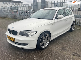 BMW 116i 6-Bak Facelift 5 deurs Sportstoelen LM
