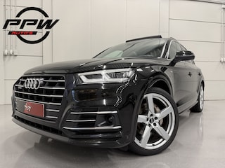 Audi Q5 55 TFSI e quattro Competition PANO/LUCHTVERING/TREKHAAK/21"/MATRIX/KEYLESS/VIRTUAL/CARPLAY/SFEER/ZWART LEER SPORT/PRIVACY/VOLLEDIG AUDI DEALER HISTORIE, NET OH BEURT GEHAD MET RONDOM NW. BANDEN