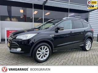 Ford Kuga 1.5 Titanium / navigatie / stoelverwarming / trekhaak