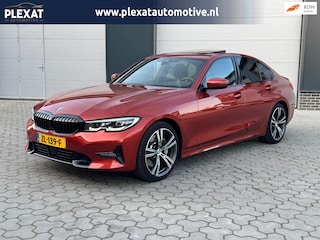 BMW 330i High Executive Edition Aut. | Sportpakket | Sunset Orange | HUD | Elek. Klep | Full led | Schuif-Kanteldak | NAP
