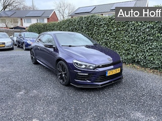 Volkswagen Scirocco 2.0 R | Xenon | Navi | Dynaudio | Apple Carplay | Keyless | Autom. Airco | Cruise Control | Milltek | 19" LMV | Privacy Glass | PDC | APK tot 27-06-2026!