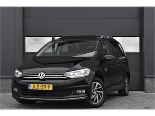 Volkswagen Touran 1.4 TSI Highline Sound 7p Pano - Trekhaak - Carplay - Cruise