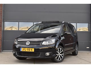 Volkswagen Touran 1.4 TSI Highline 7p. Pano - Trekhaak - Camera - Cruise