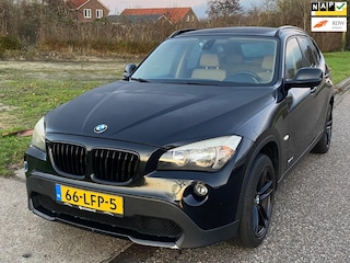 BMW X1 SDrive18i Executive Automaat ECC Audio-CD/Navi Leder LMV 17" ESP TCS Colorpakket Cruisecontrol PDC Dealeronderhoud Nw Apk!