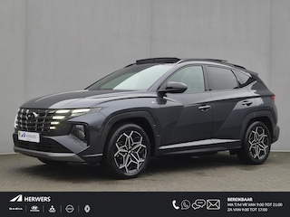 Hyundai Tucson 1.6 T-GDI PHEV N Line Sky 4WD Automaat / Fabrieksgarantie tot 23-09-2027 / Accu SOH 100% / EAER bereik 62 km bereik stad 74 km / Trekgewicht 1350 kg / Glazen schuif- en kanteldak / Stuur-, Stoel en Achterbank verwarming /