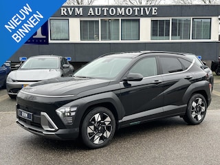 Hyundai Kona 1.6 GDI HEV Premium Sky VAN: 44.300,- VOOR: 35.877,- UW EINDEJAARSVOORDEEL: 8.413,- euro FULL HYBRID | NIEUWE AUTO MET REGISTRATIE | VOLLE AUTO! | FABR GARANTIE T/M 12-2029