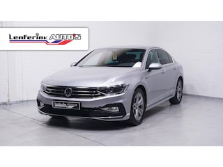 Volkswagen Passat 1.5 TSI R-Line Business + Rijklaar! Navi Stoel- en voorruitverwarming Led matrix Apple Carplay Camera 1e Eig. NAP