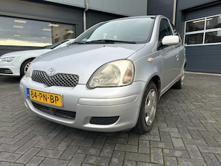 Toyota Yaris 1.30 VVTI met trekhaak, airco, elektrische ramen
