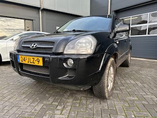 Hyundai Tucson 2.0i Active met trekhaak, airco, stoelverwarming