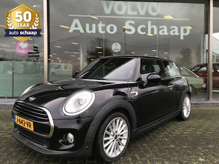 Mini Cooper 1.5 Pepper Serious Business Automaat | Rijklaar incl garantie | Keyless entry Parkeersensoren voor Navigatie
