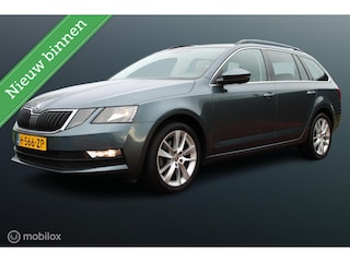 Skoda Octavia Combi 1.0 TSI Greentech Business Edition, Navi, Stoelverwarming, Donker glas, 17 Inch LMV, Cruise, Clima, App connect