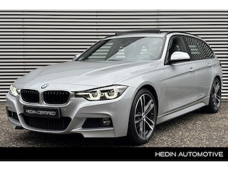 BMW 3-serie Touring 320i M Sport Edition / Nederlandse Auto / Electrisch Schuifdak / Lederen bekleding / Electrisch verstelbare stoelen voor / Trekhaak Electrisch wegklapbaar / Dode hoeksensoren / Parkeercamera / Electrische achterklep / Stuurverwarming