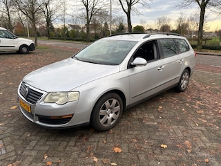 Volkswagen Passat 2.0 FSI AUTOMAAT / CLIMAT / TREKHAAK / EXPORT / APK 06-2026