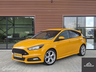 Ford Focus 2.0 ST-2 |Recaro|Navi|Camera|Super netjes!|