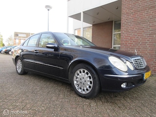 Mercedes-Benz E-klasse 240 Elegance / Automaat /