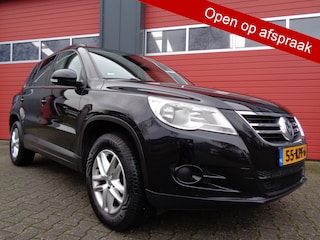 Volkswagen Tiguan 1.4 TSI Comfort&Design 150Pk Clima Cruise LMV LEER Trekhaak NL-Auto