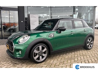 Mini Cooper 1.5 Chili 60 Years Edition | Lederen Bekleding | Parkeersensoren Achter | LED | Climate Control | 17" Lichtmetaal | Achterspoiler | Afwijkende dakkleur | Airco (automatisch)