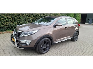 Kia Sportage 2.0 Plus Pack. Bullbar en treeplanken