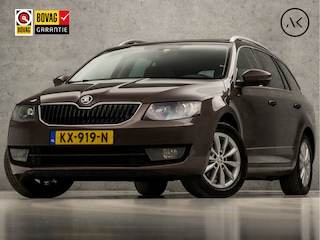Skoda Octavia Combi 1.0 TSI Greentech Deluxe Automaat (PANORAMADAK, NAVIGATIE, CLIMATE, LEDER/ALCANTARA, CANTON AUDIO, STOELVERWARMING, SPORTSTOELEN, CRUISE, GETINT GLAS, TREKHAAK, PARKEERSENSOREN, NIEUWE APK, NIEUWSTAAT)