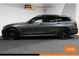 BMW 3-serie Touring 330e xDrive M Sport / M340i Diffuser / Black Diamond M Grill / M340i M Sport bumper pakket / Schuif-/kanteldak / Elektr. verstelbare voorstoelen (links met memory) / Stoelverwarming / Apple Carplay - Android Auto / Achteruitrijcamera / Trekhaak (zwenkbaar) / Luxe lederen bekleding / 19'' LMV / Shadow Line / Full LED / Cruise Control / Draadloze telefoonlader