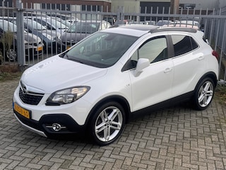 Opel Mokka 1.4 T Cosmo 140PK NL AUTO NAP! Schuifdak l Navi l Camera l 19"LMV l Leer l Stoel&stuurverwarming! 1e eigenaar l DEALER
