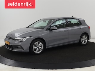Volkswagen Golf 1.0 eTSI Life | Camera | Carplay | Navigatie | Sfeerverlichting | Parkeerhulp | Adaptive cruise | Digital Cockpit | Climate control | Bluetooth | Full LED