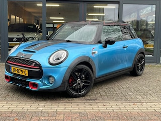 Mini Mini 2.0 Chili | Uniek! | NAP | Harman/Kardon | Stoelverwarming | Camera | Telefoonvoorbereiding |