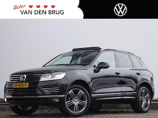 Volkswagen Touareg 3.0 TDI Exclusive Series | Luchtvering | Trekhaak (3500kg) | Panoramadak | Dealer onderhouden | Leder | Camera |
