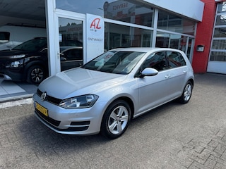 Volkswagen Golf 1.6 TDI Connected Series - Automaat | Navigatie | Cruise control | Navigatiesysteem full map |