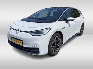 Volkswagen ID.3 First Plus 58 kWh / SOH 91,6% / Trekhaak / Camera / Keyless / Matrix LED / Interieurvoorverwarming / 19'' / DAB / 19'' / Navigatie / ACC
