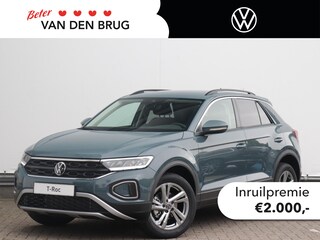 Volkswagen T-Roc Life Edition 1.0 TSI 116pk | Trekhaak | Achteruitrijcamera | Parkeersensoren | 17" velgen |