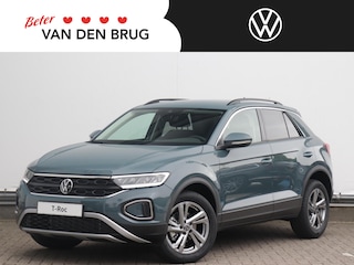 Volkswagen T-Roc Life Edition 1.0 TSI 116pk | Trekhaak | Achteruitrijcamera | Parkeersensoren | 17" velgen |