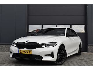 BMW 318d Executive Edition Sport Trekhaak - Head-up - Carplay - Cruise