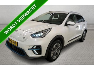 Kia Niro ExecutiveLine 64 kWh / Trekhaak / Leder / Xenon / Navigatie / Pdc+Camera /
