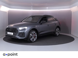 Audi Q5 55 TFSI e S edition Competition 367 pk S-tronic | Verlengde garantie | Navigatie | Panoramadak | Trekhaak (wegklapbaar) | Parkeersensoren (Park assist) | Rondomzicht camera | S-Line |