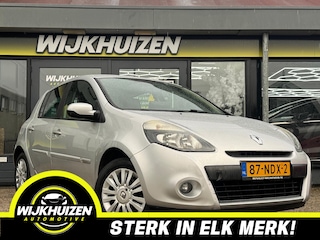 Renault Clio 1.2 Collection met Airco !!! Navigatie !!! Cruise !!! Nieuwe apk !!!
