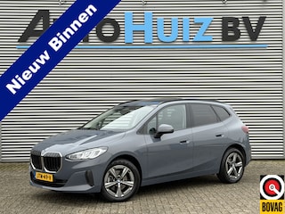 BMW 2-serie Tourer 218i Trekhaak Panoramadak Stuurwielverwarming Stoelverwarming LED Achteruitrijcamera