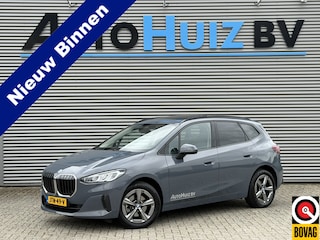 BMW 2-serie Tourer 218i Trekhaak Panoramadak Stuurwielverwarming Stoelverwarming LED Achteruitrijcamera