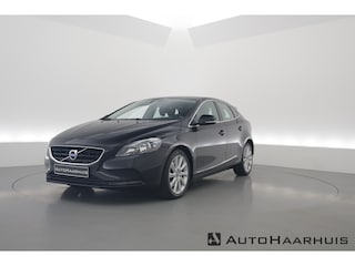 Volvo V40 1.6 T4 Momentum Aut. | Trekhaak | Navi | Cruise | PDC A | 17" | Clima