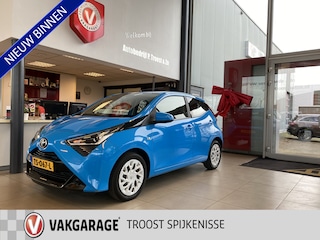Toyota Aygo 1.0 VVT-i x-play,Apple Carplay/Android Auto,Achteruitrijcamera,Airco,Snelheidsbegrenzer,Elektrischpakket,Usb Ipod Aansluiting,Lage Kilometerstand