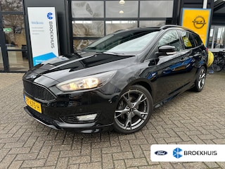 Ford Focus Wagon 1.0 125PK ST-Line |TREKHAAK| STOEL-, STUUR- EN VOORRUITVERWARMING| NAVIGATIE| PARKEERSENSOREN V+A| CRUISE CONTROL|