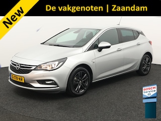 Opel Astra 1.0 Turbo 120 Jaar Edition Airco, Apple Carplay/Android Auto, Bluetooth, Boordcomputer, Cruise control, Elek. Stabiliteits Programma, Stuur multifunctioneel, Regensensor, Warmtewerend glas, Navigatiesysteem full map De Opel Astra 1.0 Turbo 120 Jaar Edition NAP pas !! eerste eig, echt als nieuw !!!. Compact en dynamisch van buiten, ruim en comfortabel van binnen – klaar voor zowel dagel