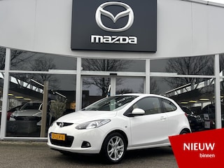 Mazda 2 1.5 GT-L 1e Eig. NL-Auto, Keurig Onderhouden, Trekhaak, Automatische Airco, Stoel verwarming, 16 inch lichtmetalen wielen, Audio + Stuurbed.