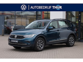 Volkswagen Tiguan 1.4 TSI eHybrid Life Business panoramadak wegklapbare trekhaak area view camera ergo stoelen stoel en stuurwielverwarming elektrische achterklep digital cockpit pro draadloos carplay en draadloos laden park assist lendesteunen voor massage stand elektrische achterklep